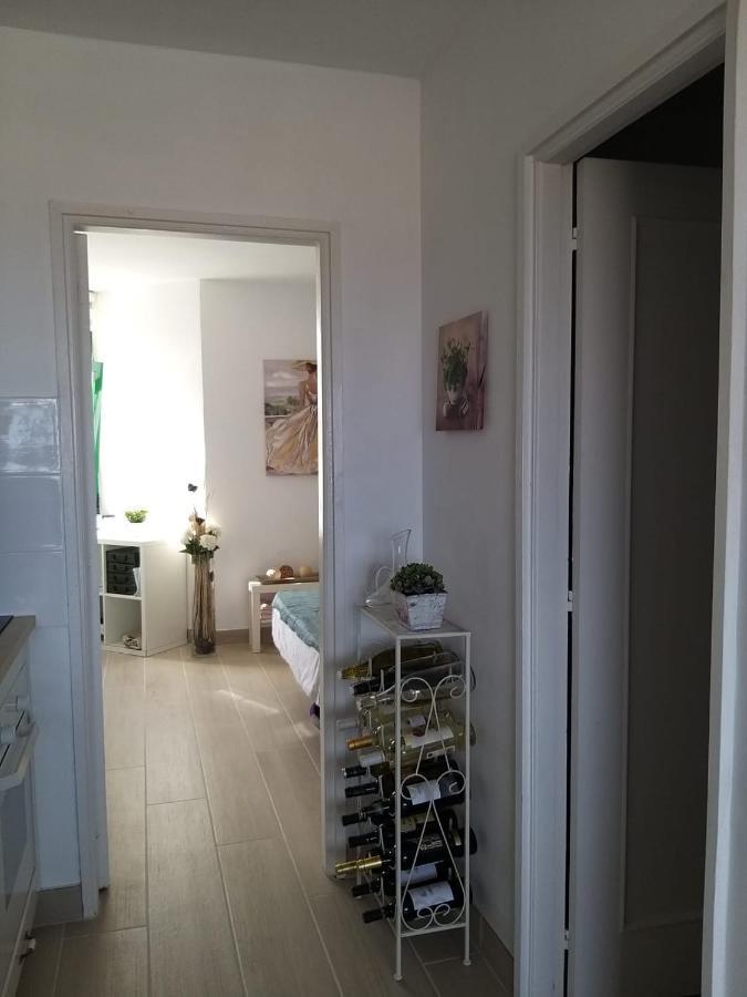 Neu renoviertes, hübsches und gemütliches Appartement mit Balkon und Meerblick Costa De Antigua Exterior foto