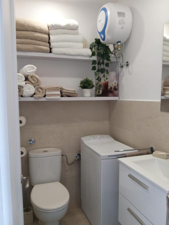 Neu renoviertes, hübsches und gemütliches Appartement mit Balkon und Meerblick Costa De Antigua Exterior foto